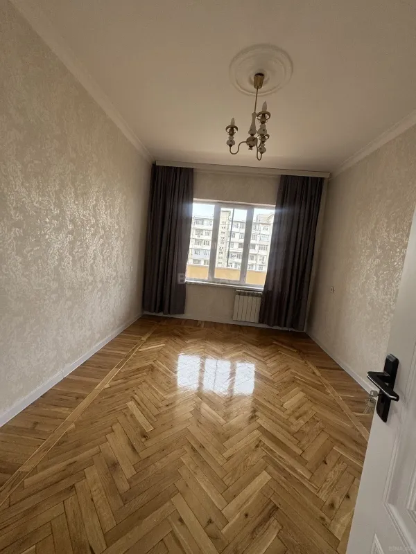 Satılır 4 otaqlı mənzil 100 m²