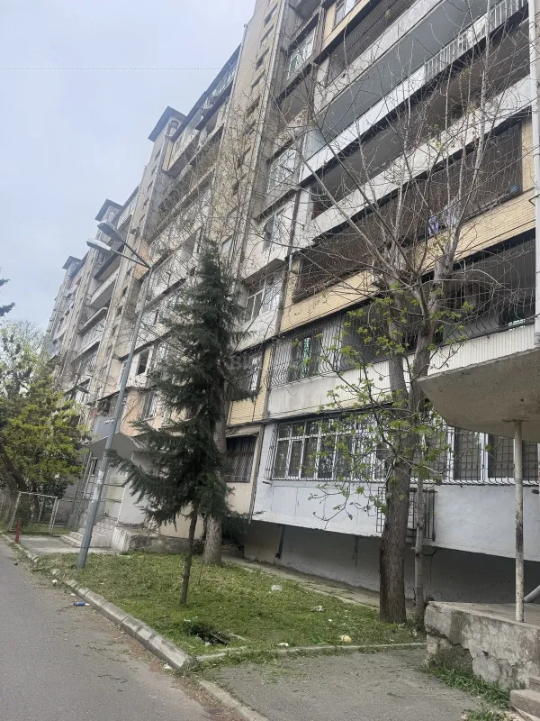 Satılır 4 otaqlı mənzil 100 m²