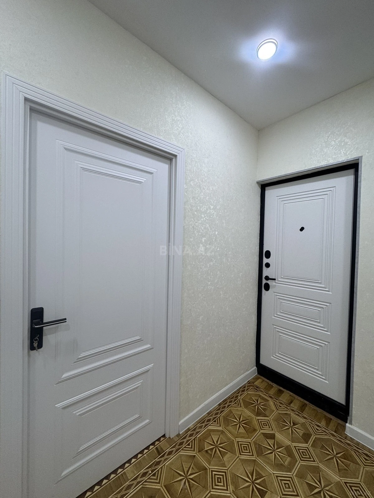 Satılır 4 otaqlı mənzil 100 m²