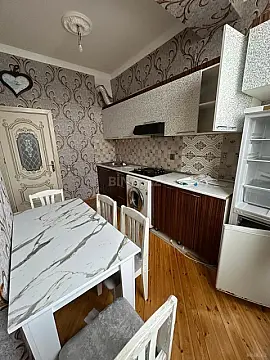 Kirayə verilir 2 otaqlı mənzil 70 m²