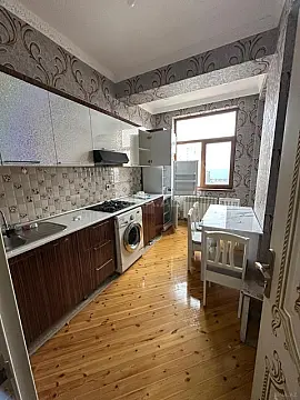 Kirayə verilir 2 otaqlı mənzil 70 m²