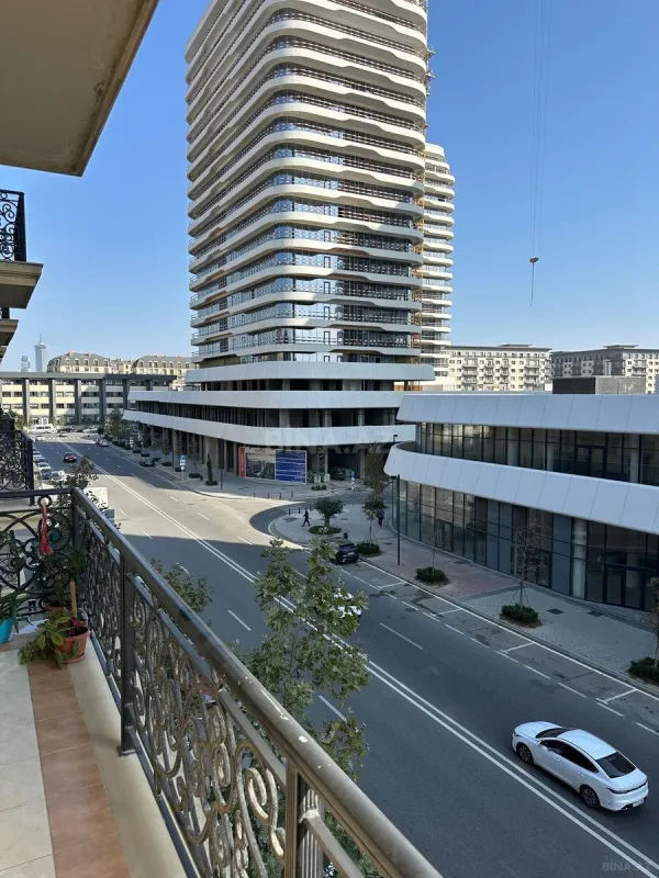 Kirayə verilir 4 otaqlı mənzil 134 m²