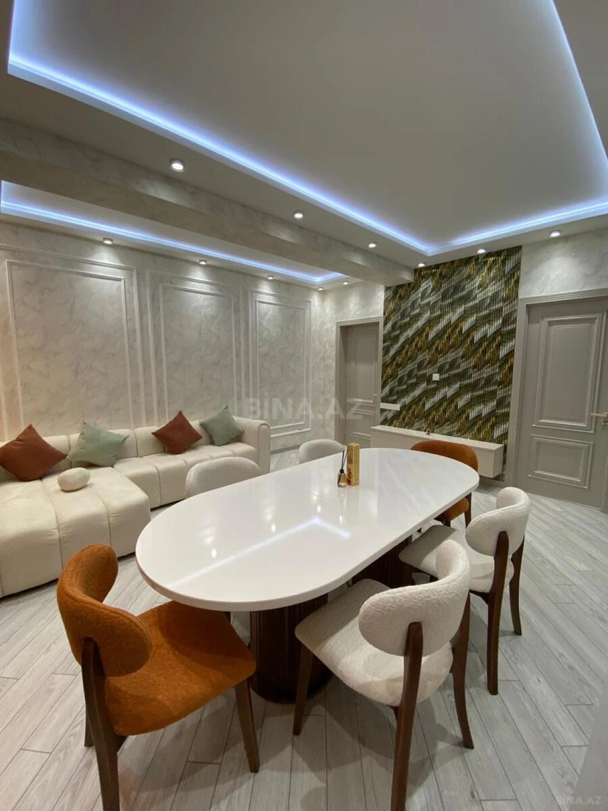 Satılır 2 otaqlı mənzil 68 m²