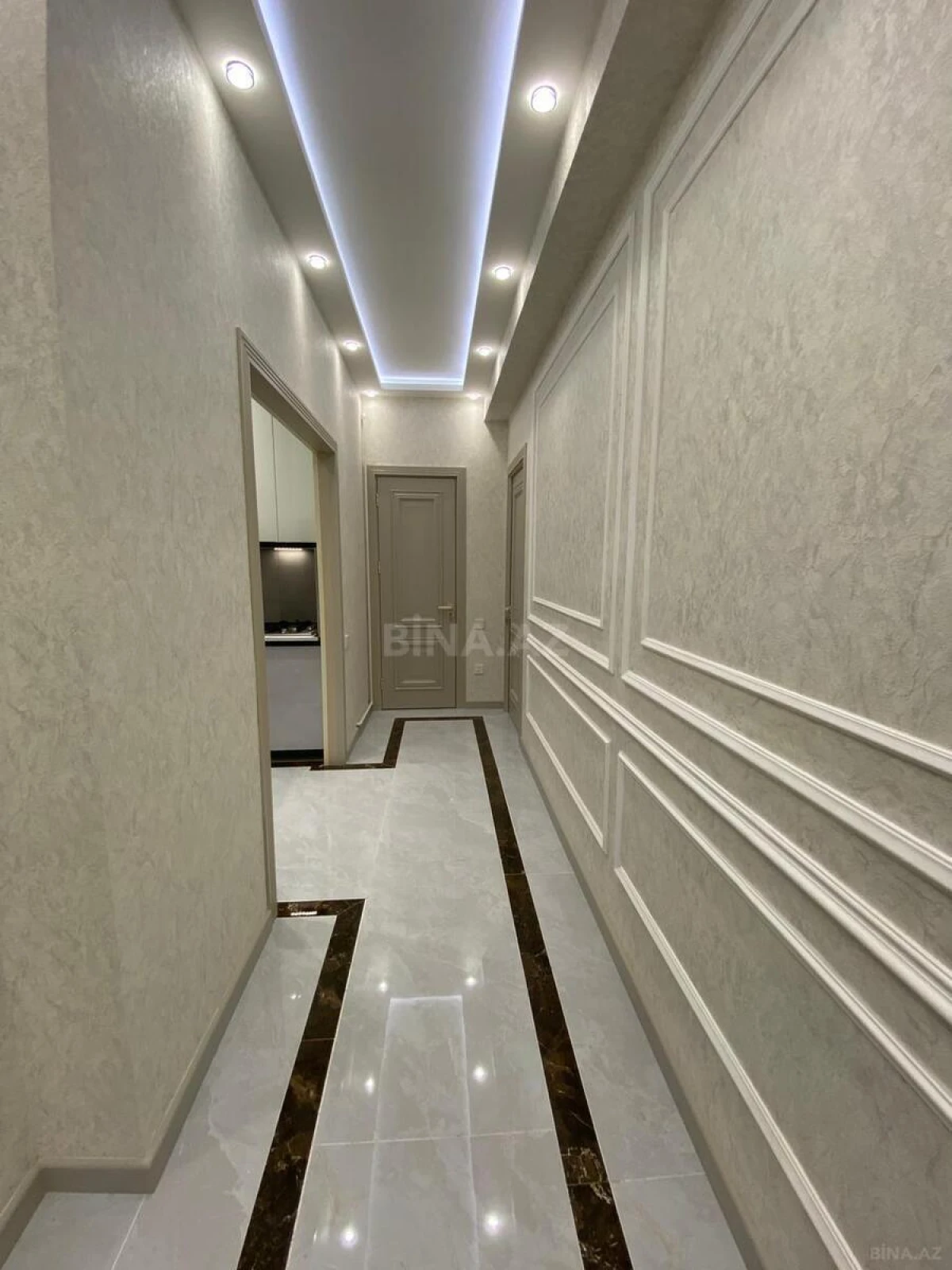 Satılır 2 otaqlı mənzil 68 m²