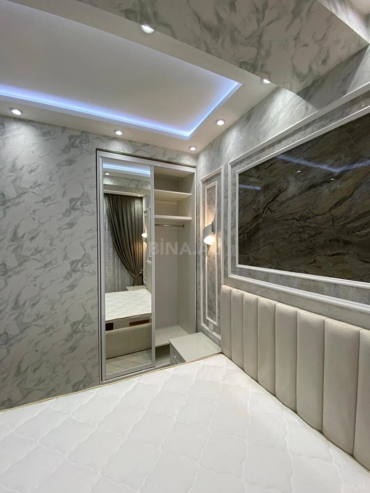 Satılır 2 otaqlı mənzil 68 m²