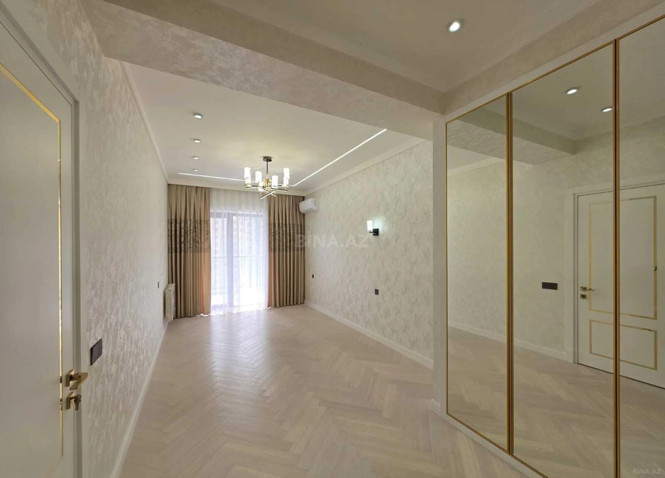 Kirayə verilir 4 otaqlı mənzil 175 m²