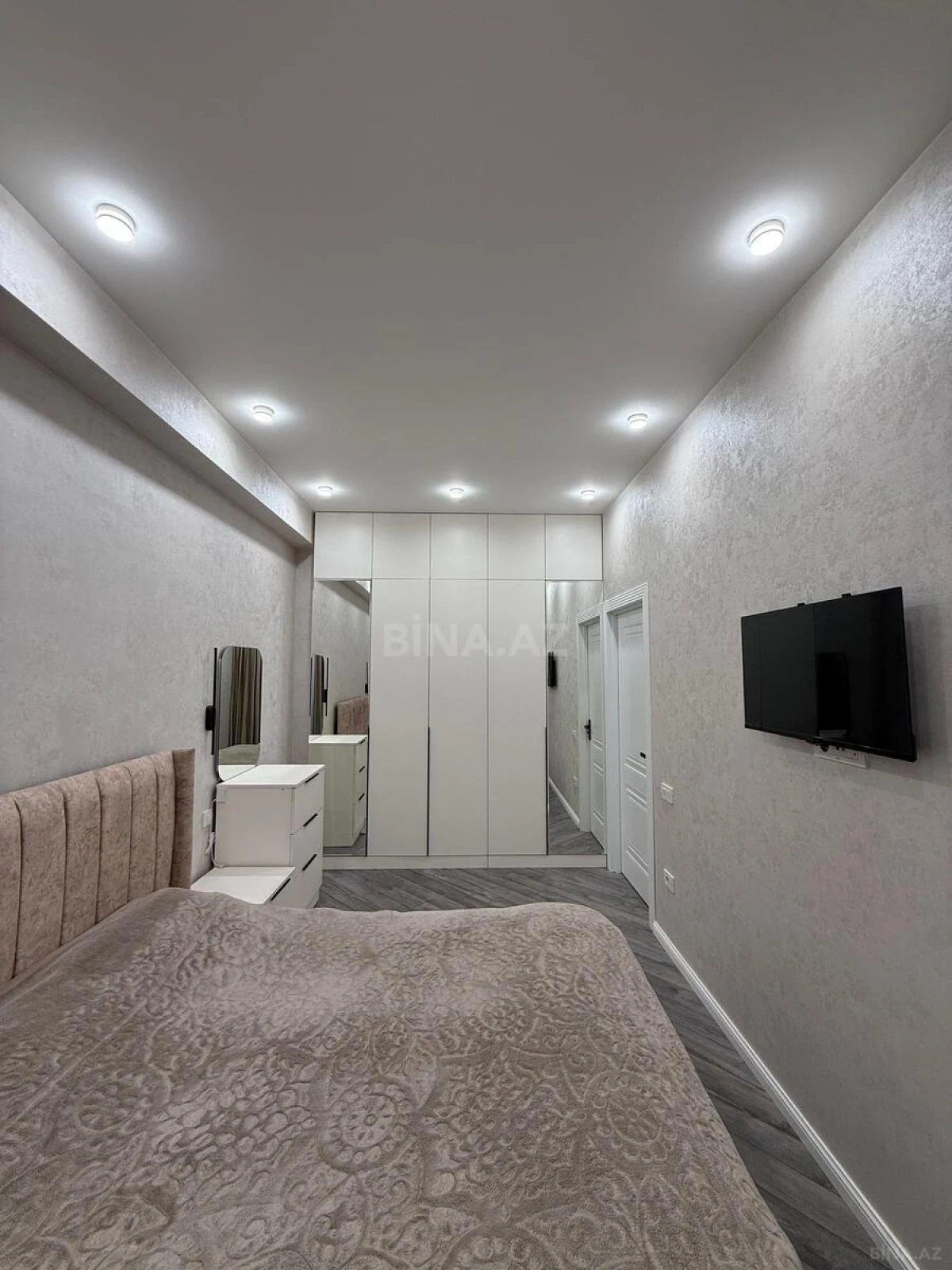 Satılır 2 otaqlı mənzil 69 m²