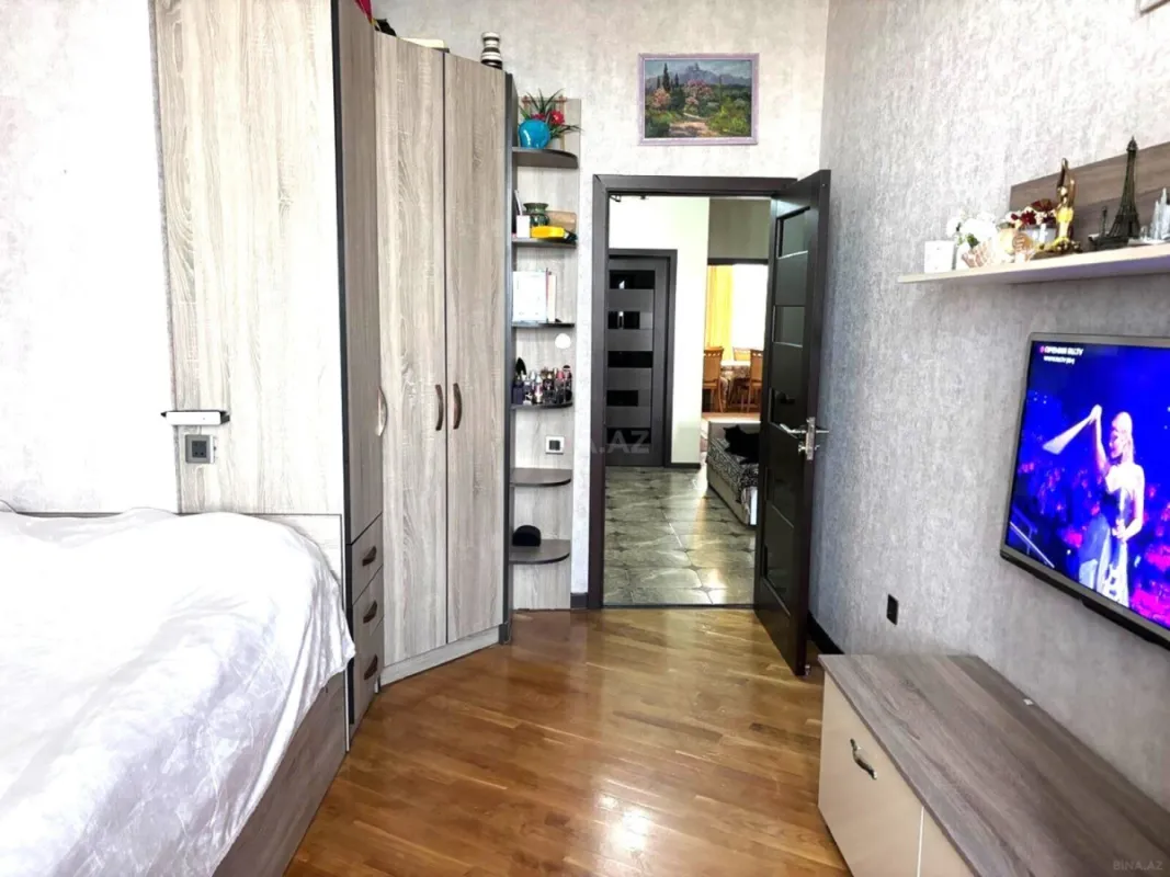 Satılır 3 otaqlı mənzil 110 m²