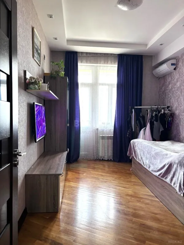 Satılır 3 otaqlı mənzil 110 m²