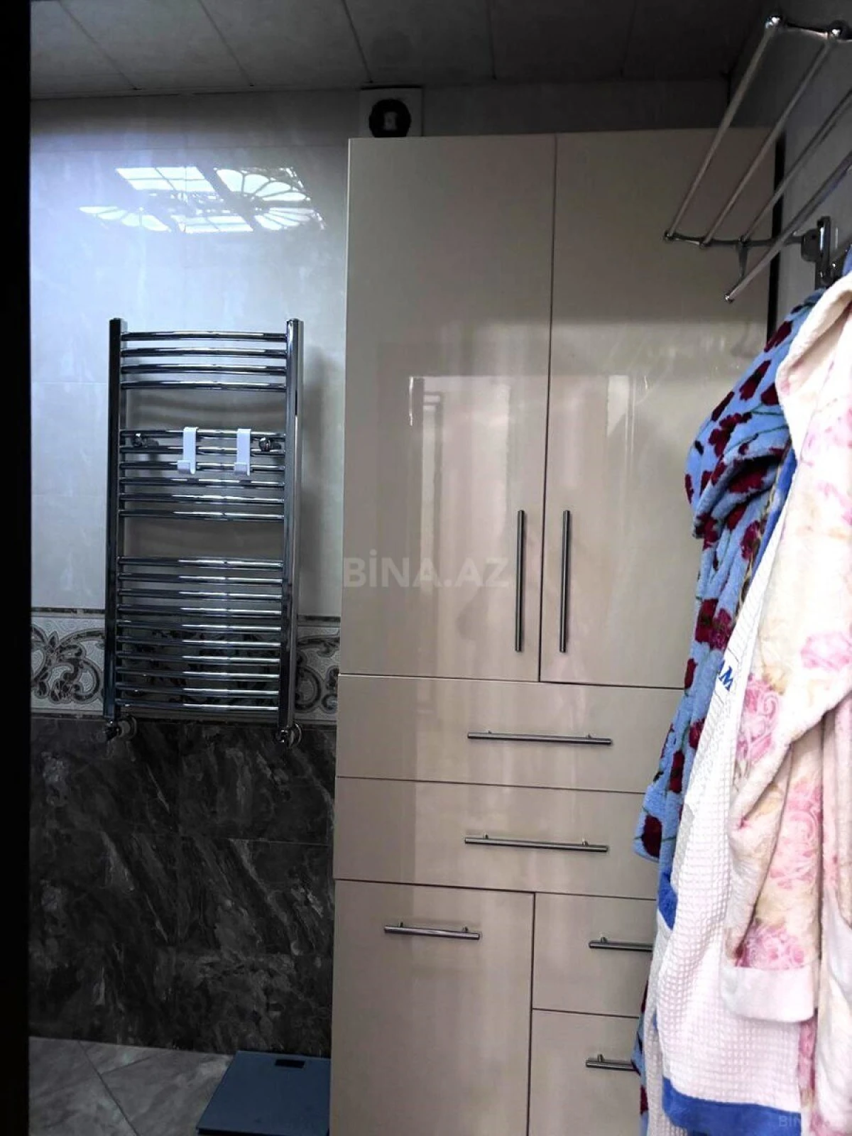 Satılır 3 otaqlı mənzil 110 m²