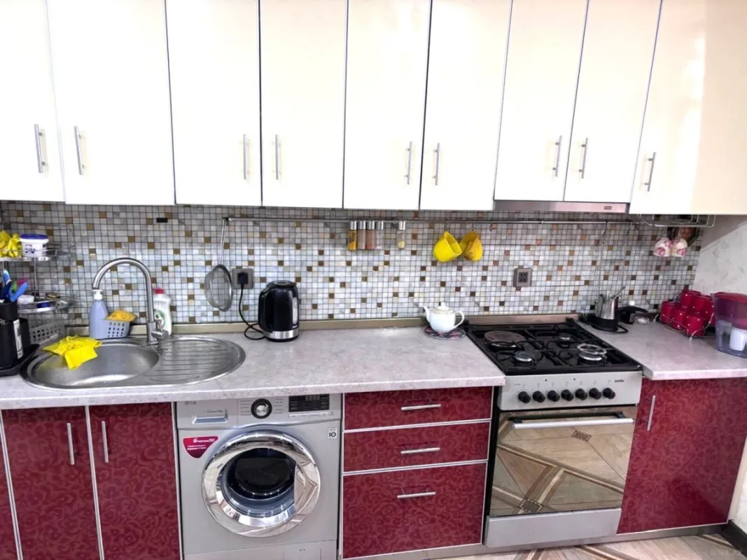 Satılır 3 otaqlı mənzil 110 m²