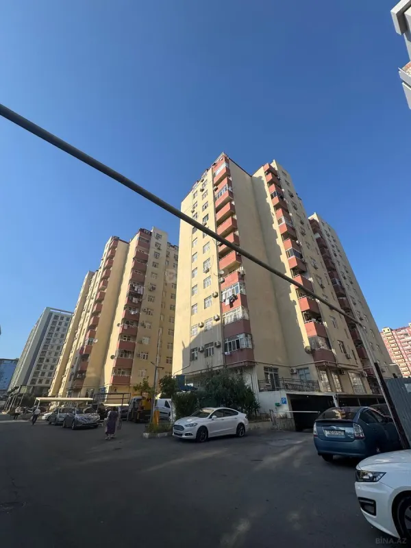 Satılır 3 otaqlı mənzil 129 m²