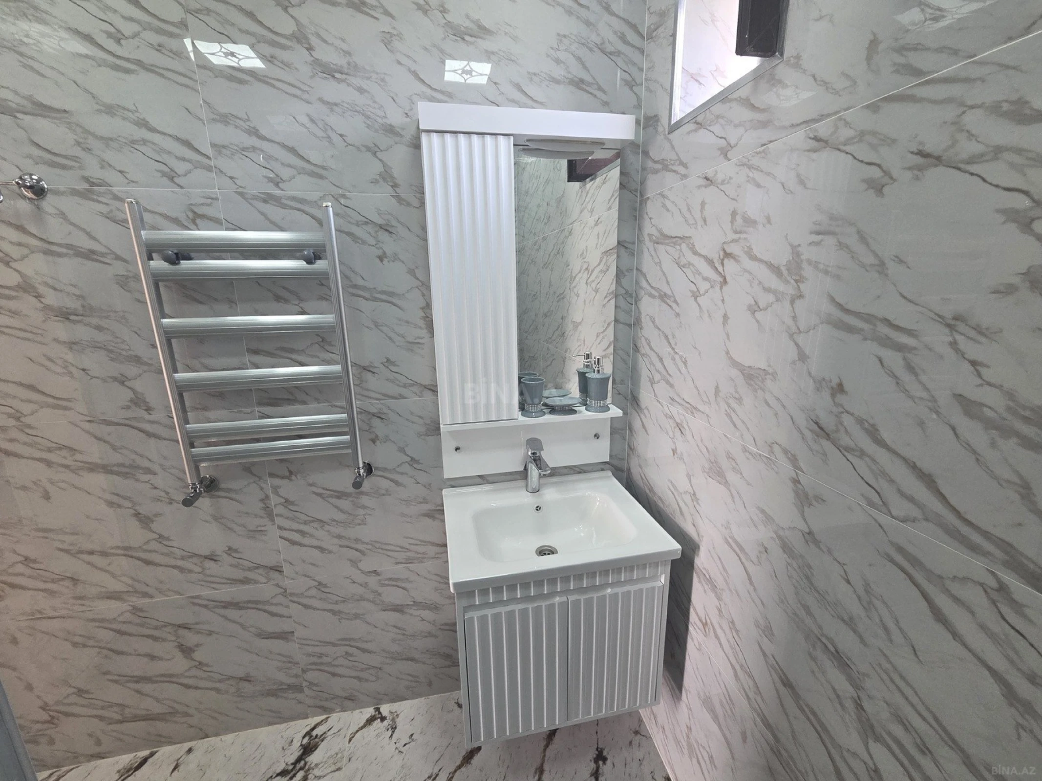 Satılır 4 otaqlı həyət evi 100 m²