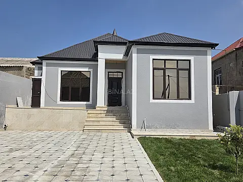 Satılır 4 otaqlı həyət evi 100 m²