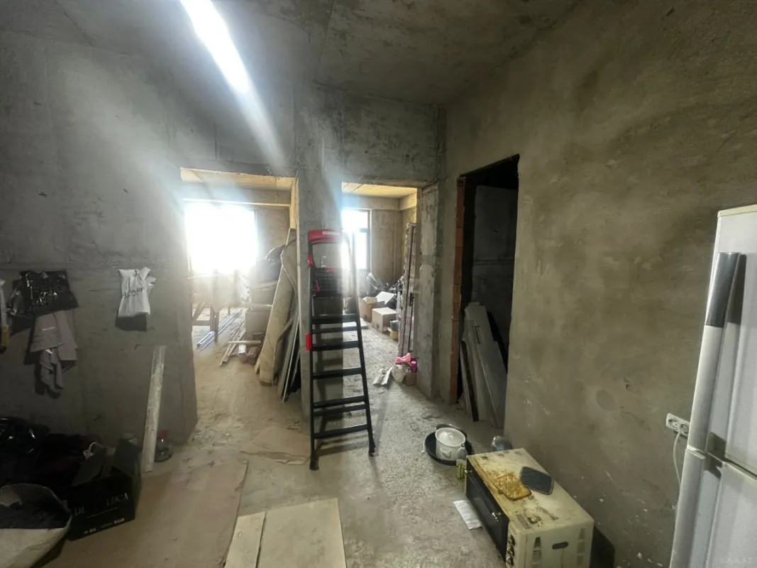 Satılır 2 otaqlı mənzil 72 m²