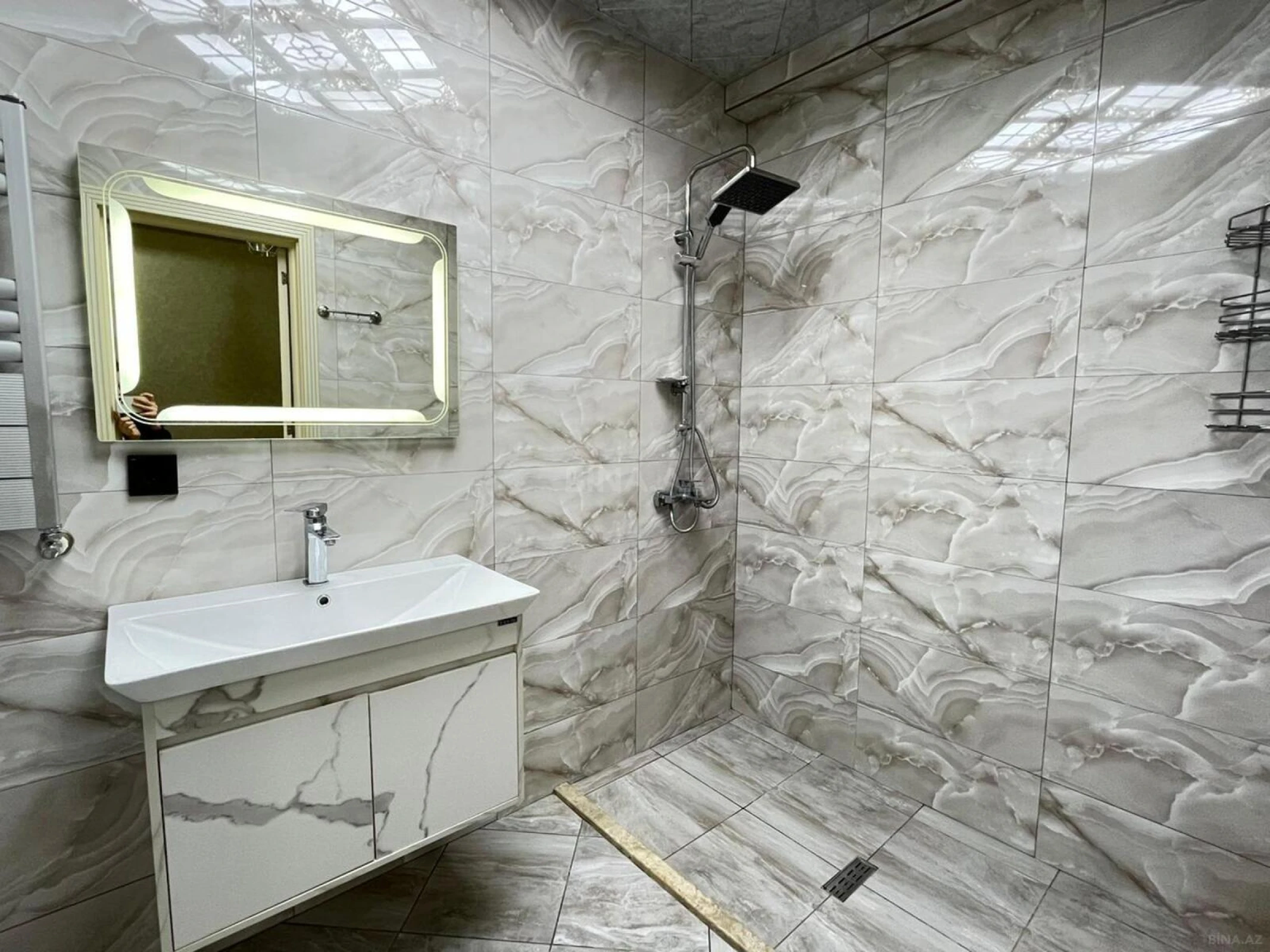 Kirayə verilir 3 otaqlı mənzil 95 m²