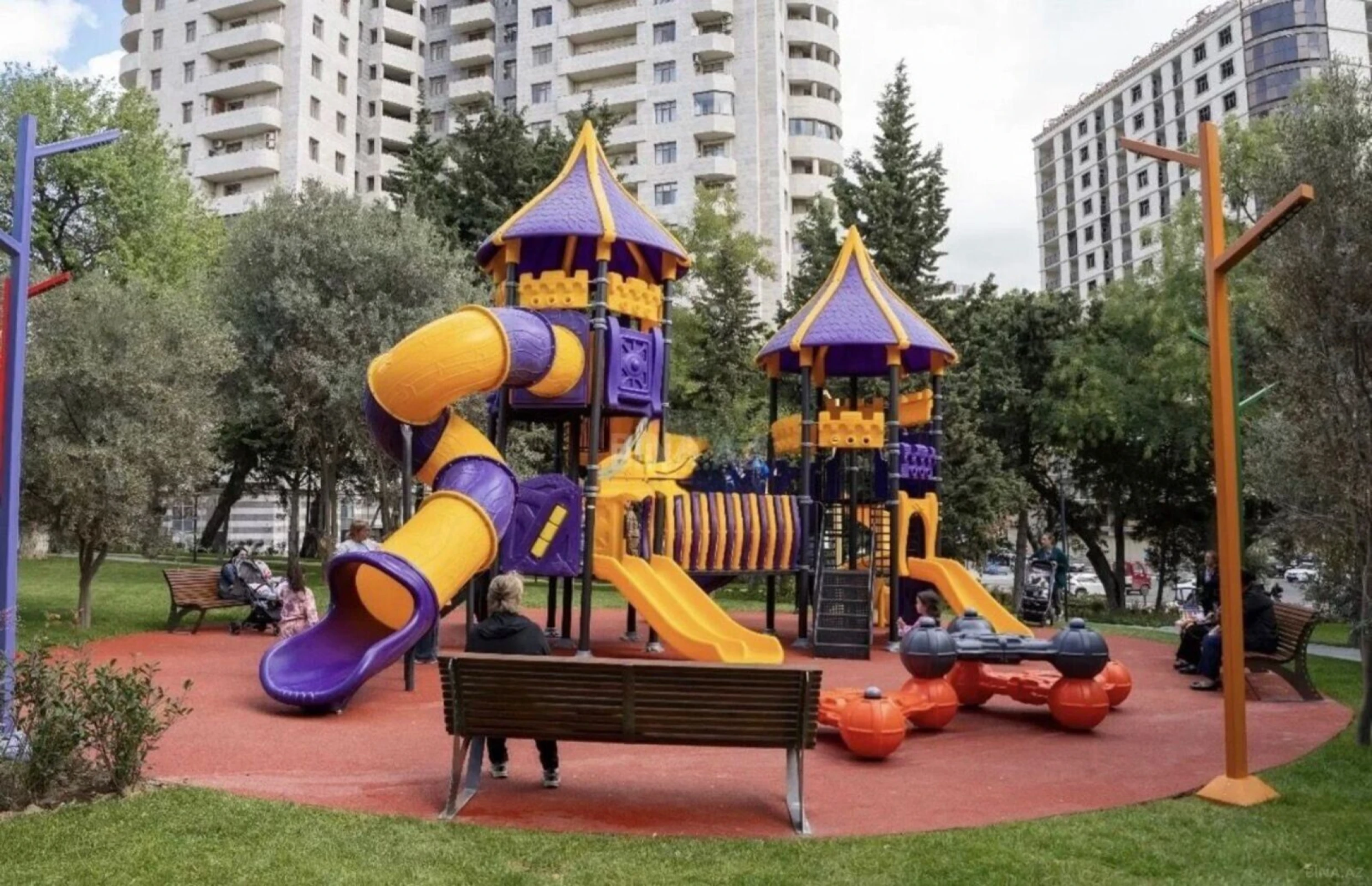 Satılır 2 otaqlı mənzil 60 m²