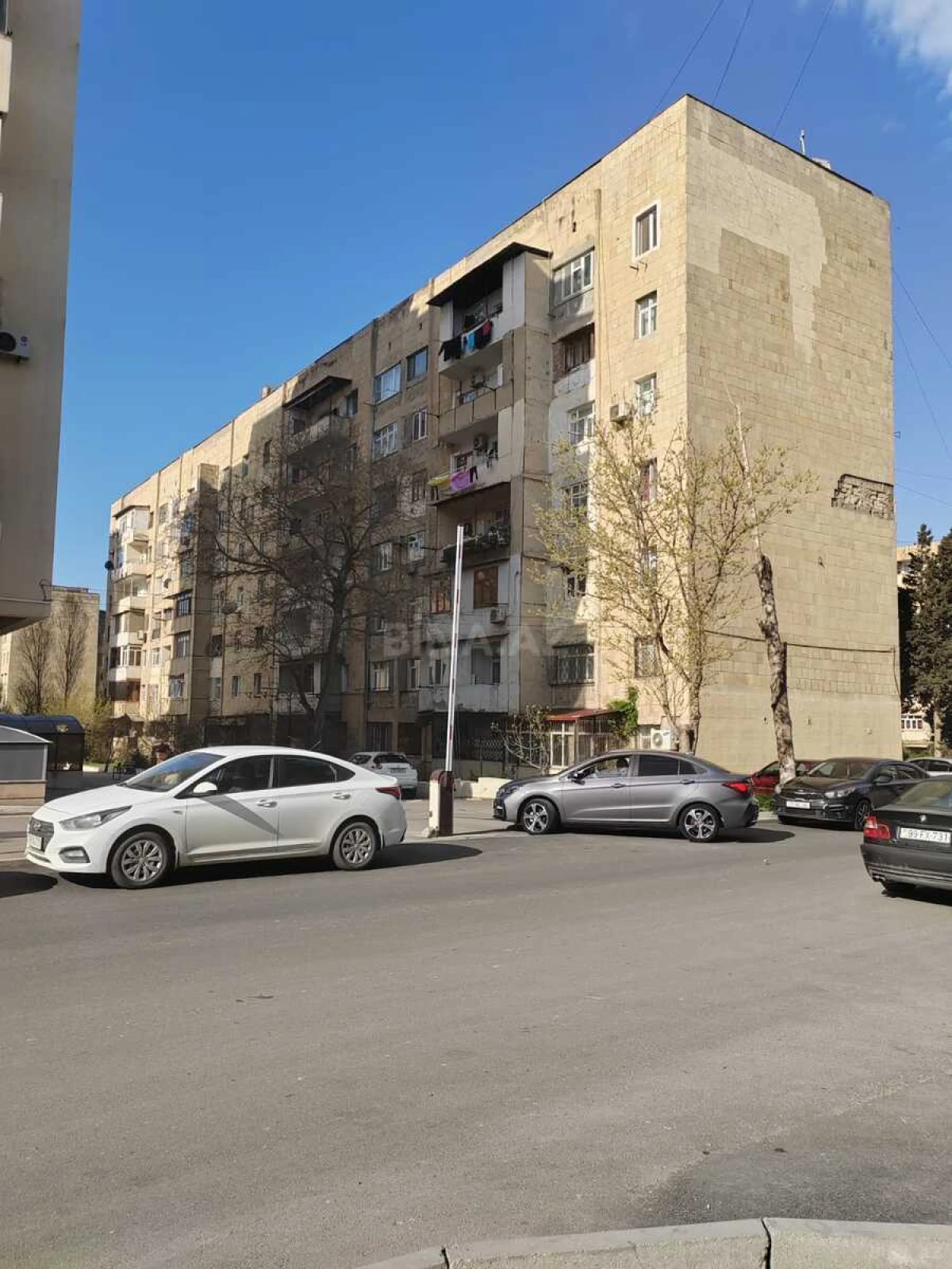 Satılır 4 otaqlı mənzil 91 m²