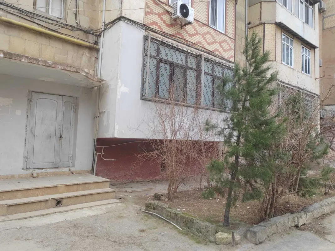 Satılır 4 otaqlı mənzil 91 m²