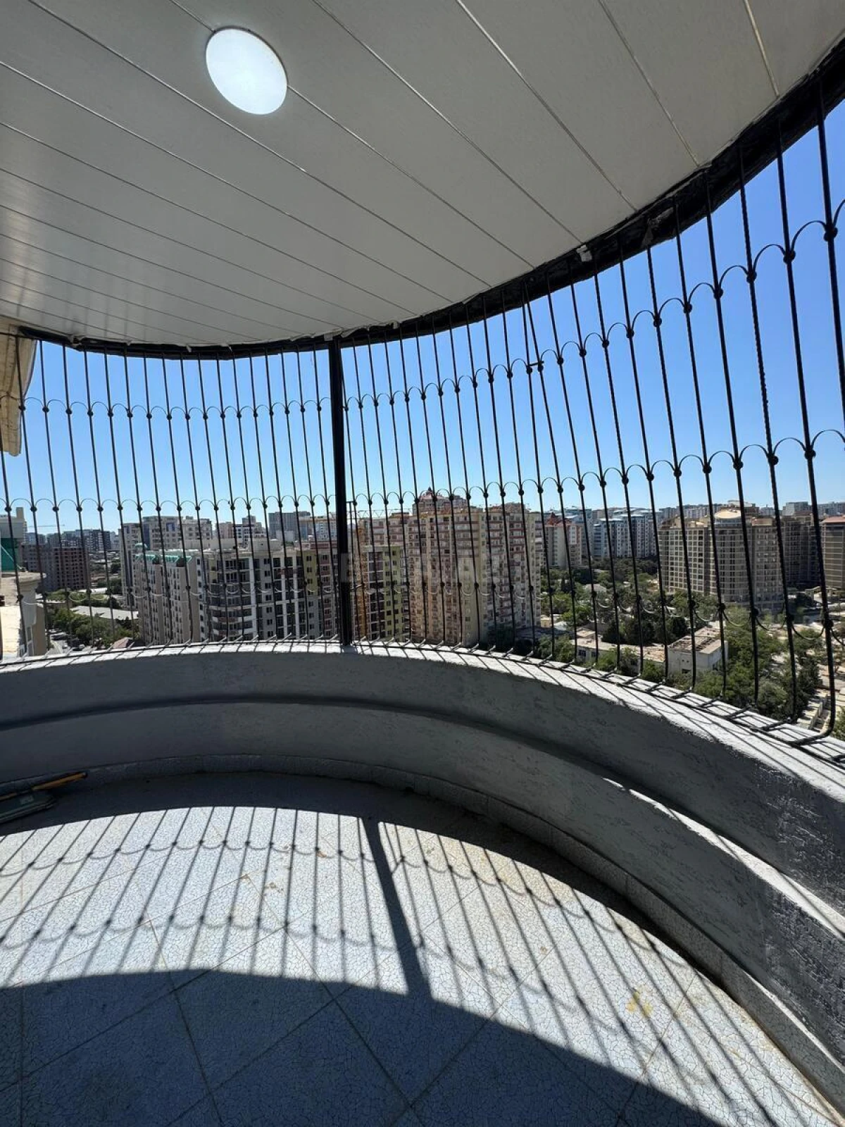 Satılır 4 otaqlı mənzil 210 m²