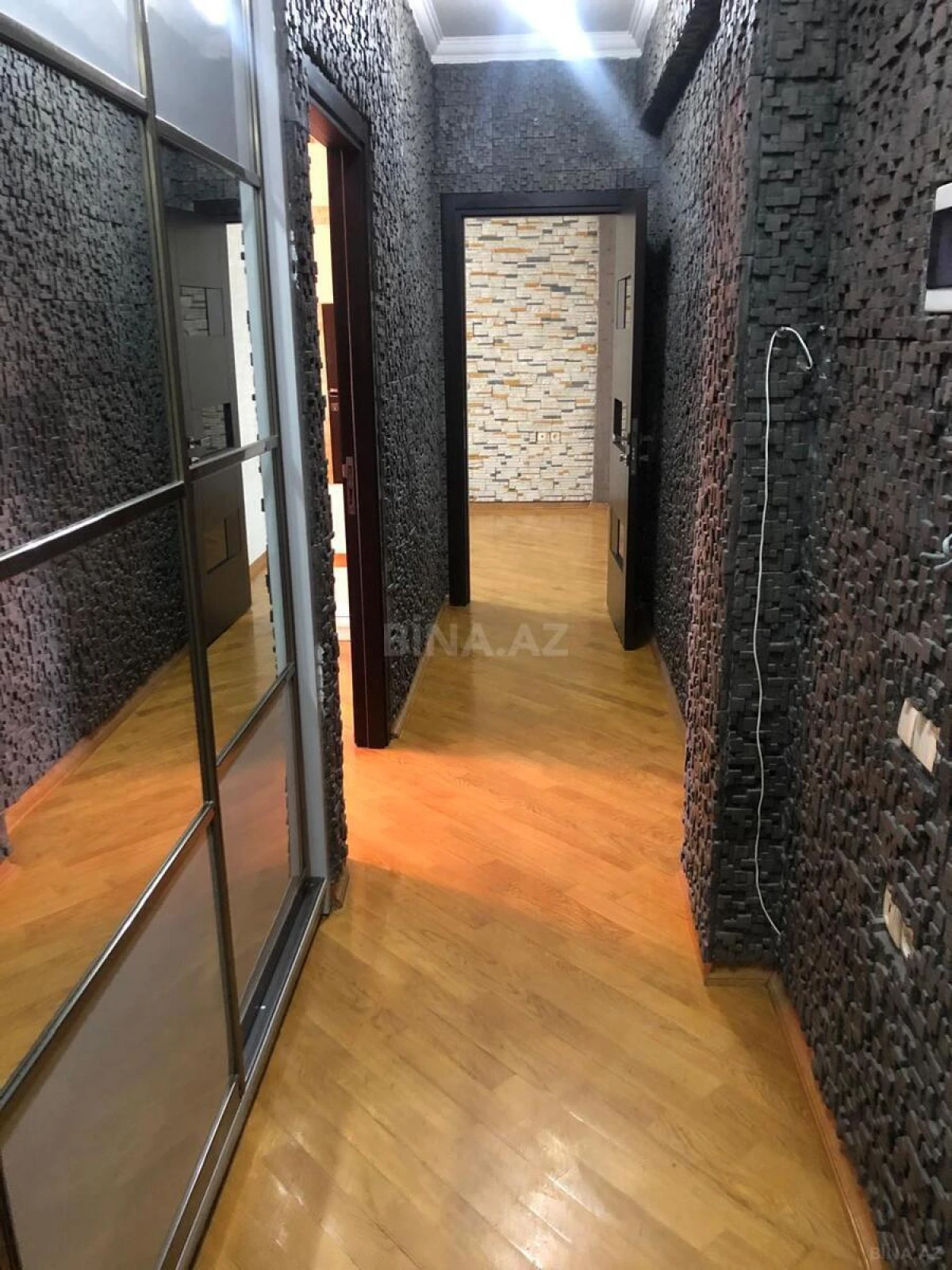 Kirayə verilir 2 otaqlı mənzil 72 m²