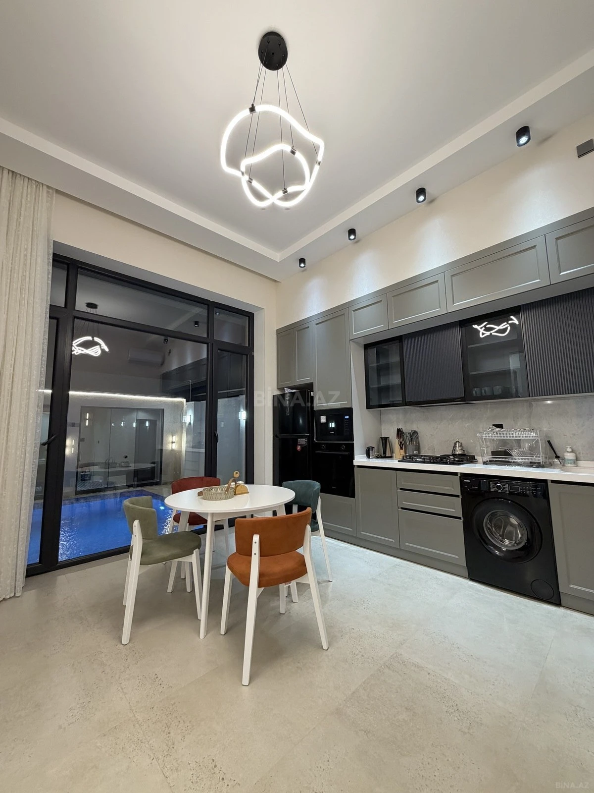 Kirayə verilir 4 otaqlı həyət evi 200 m²