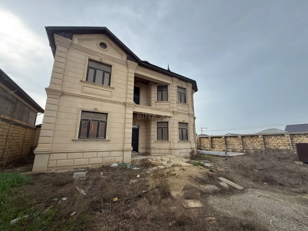 Satılır 6 otaqlı həyət evi 240 m²
