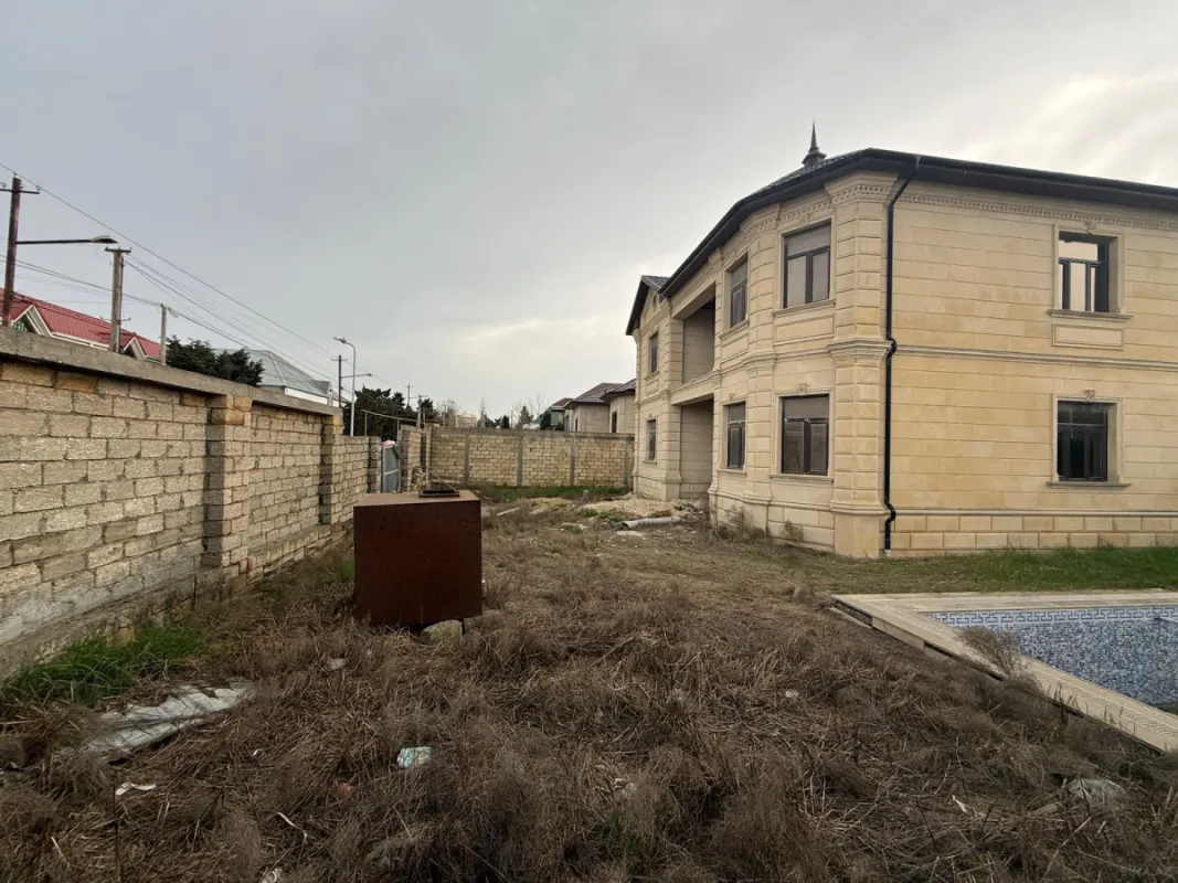 Satılır 6 otaqlı həyət evi 240 m²