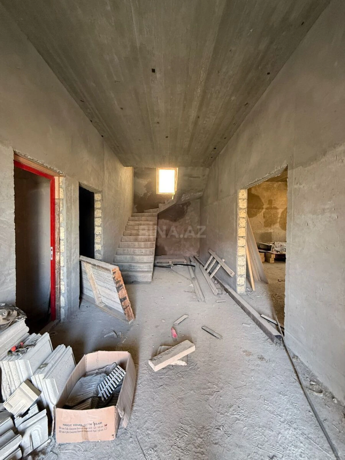 Satılır 6 otaqlı həyət evi 240 m²