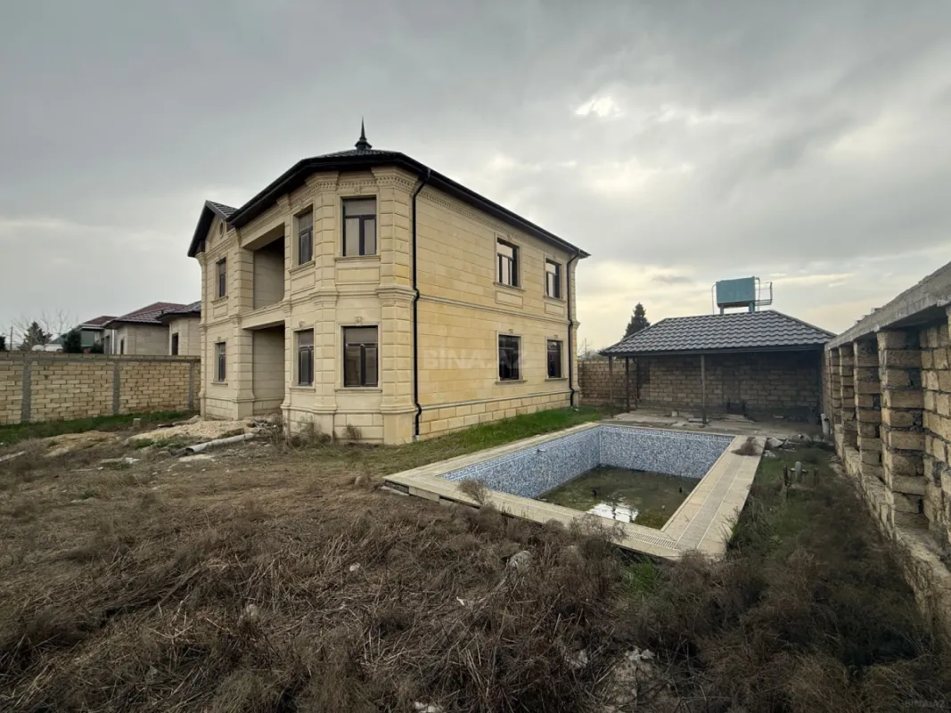 Satılır 6 otaqlı həyət evi 240 m²