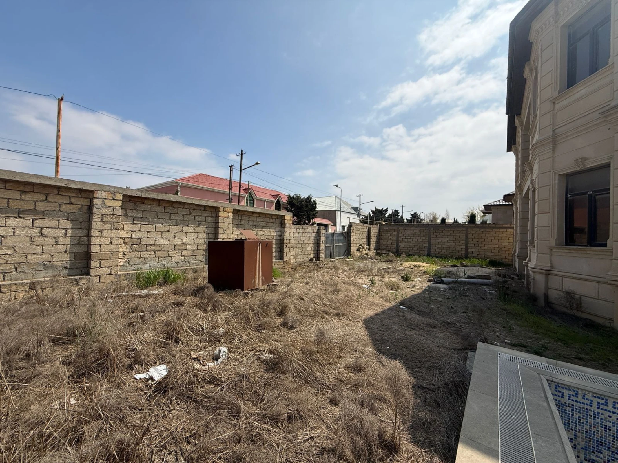 Satılır 6 otaqlı həyət evi 240 m²