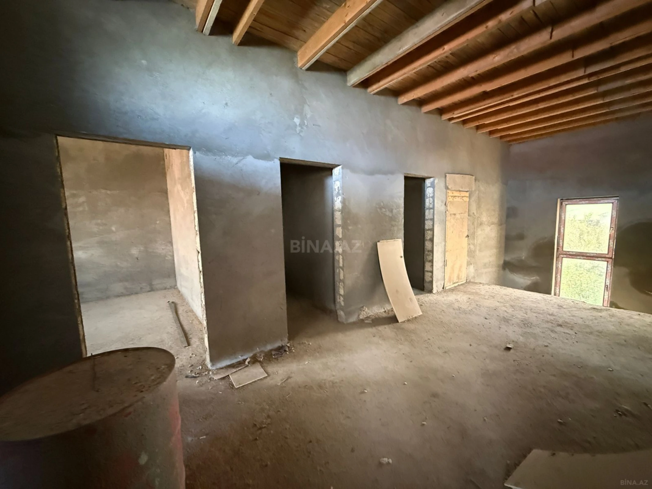 Satılır 6 otaqlı həyət evi 240 m²