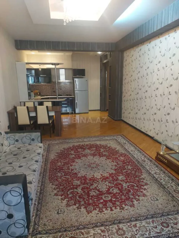 Kirayə verilir 2 otaqlı mənzil 83 m²