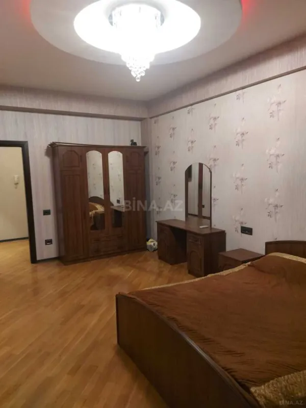 Kirayə verilir 2 otaqlı mənzil 83 m²