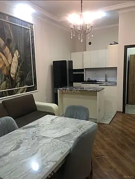 Kirayə verilir 2 otaqlı mənzil 61 m²