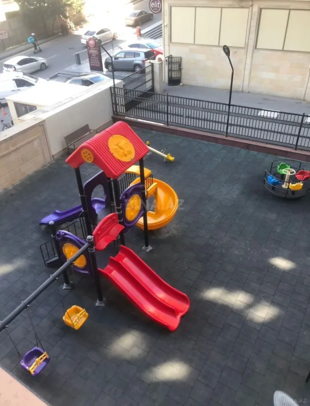 Kirayə verilir 2 otaqlı mənzil 61 m²