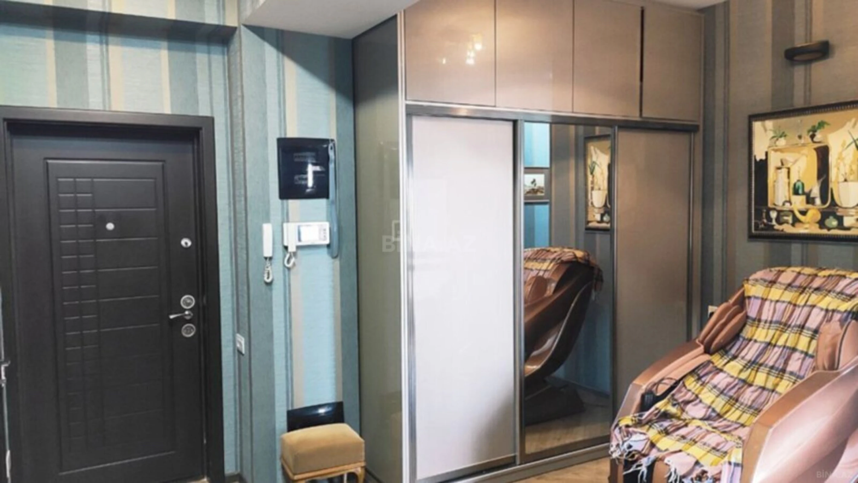 Satılır 3 otaqlı mənzil 137 m²