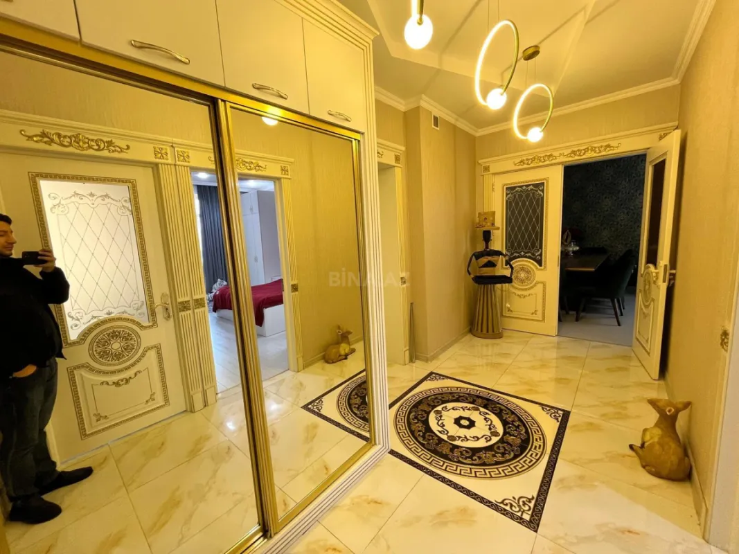 Kirayə verilir 2 otaqlı mənzil 105 m²