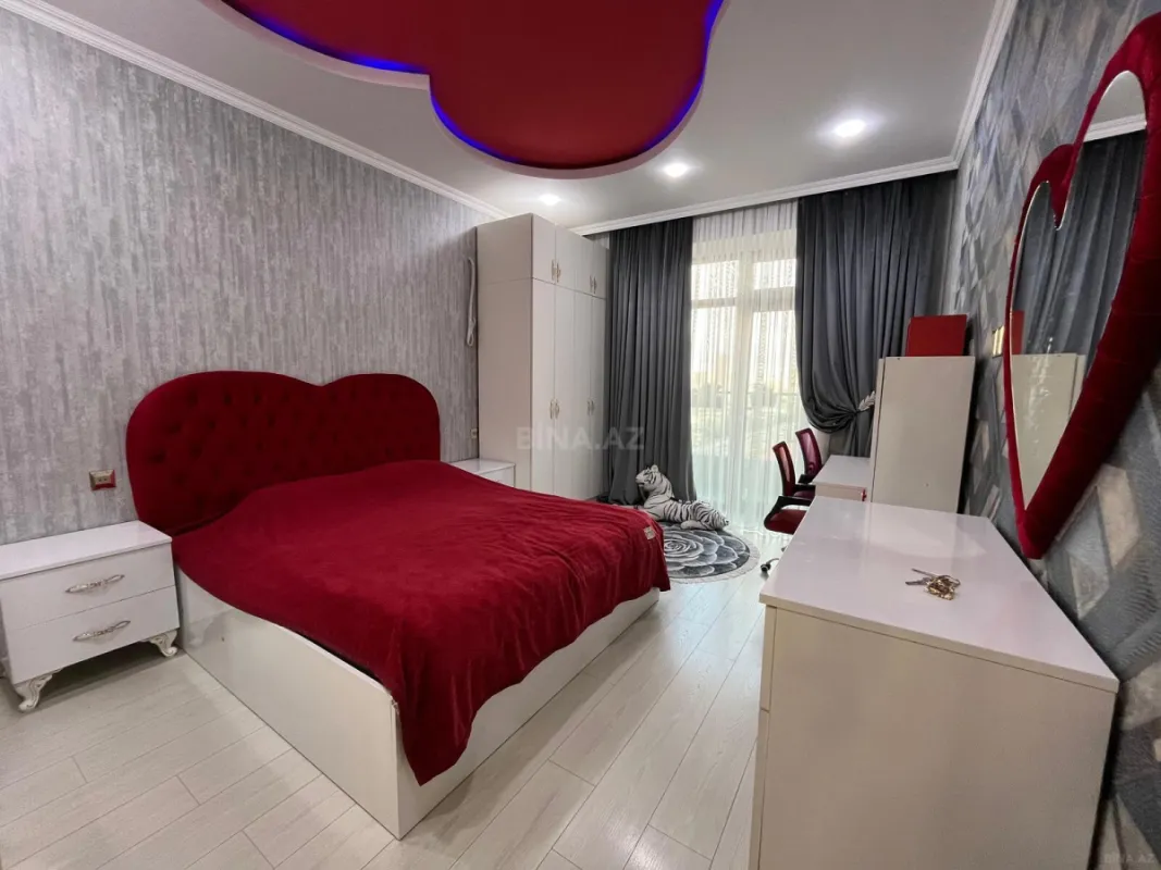 Kirayə verilir 2 otaqlı mənzil 105 m²