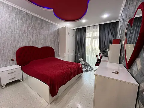 Kirayə verilir 2 otaqlı mənzil 105 m²
