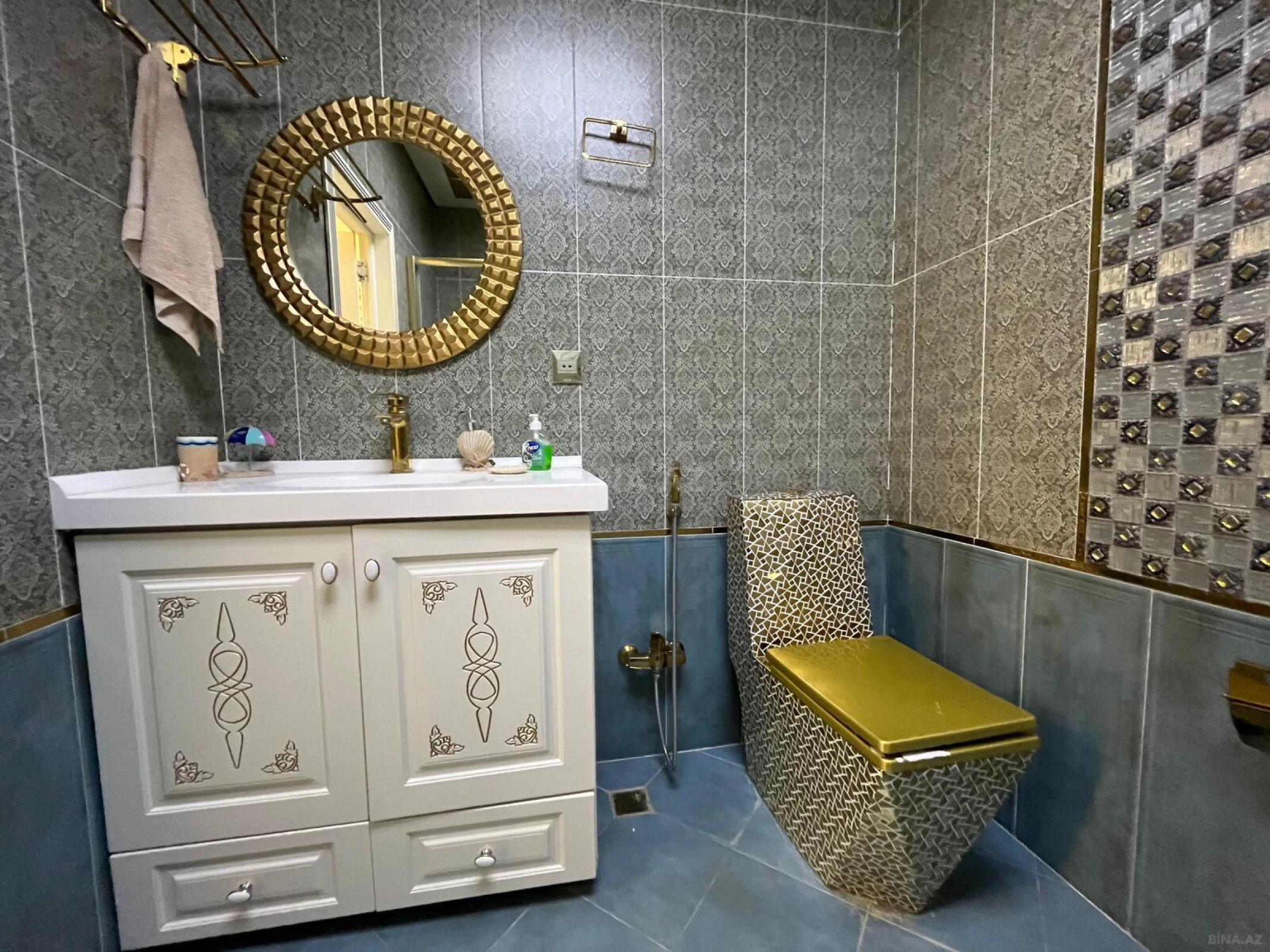 Kirayə verilir 2 otaqlı mənzil 105 m²