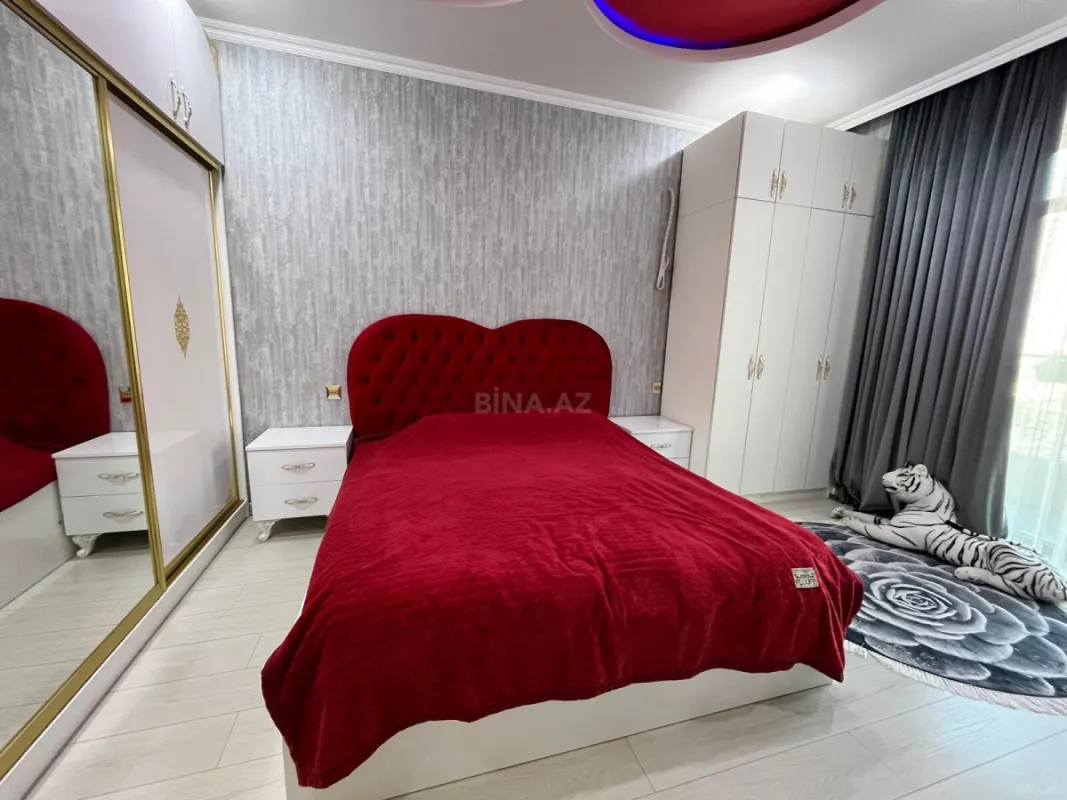 Kirayə verilir 2 otaqlı mənzil 105 m²