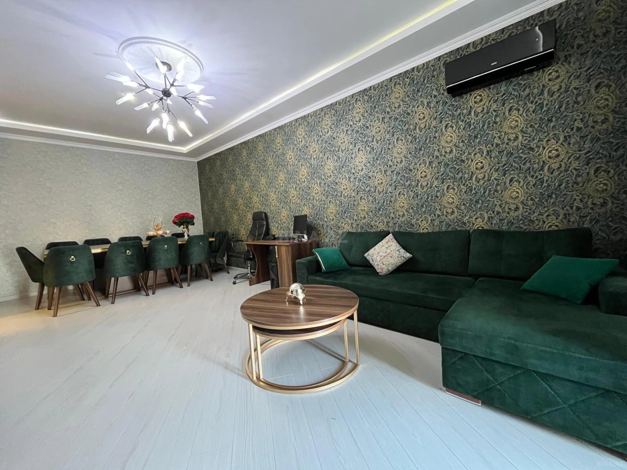 Kirayə verilir 2 otaqlı mənzil 105 m²
