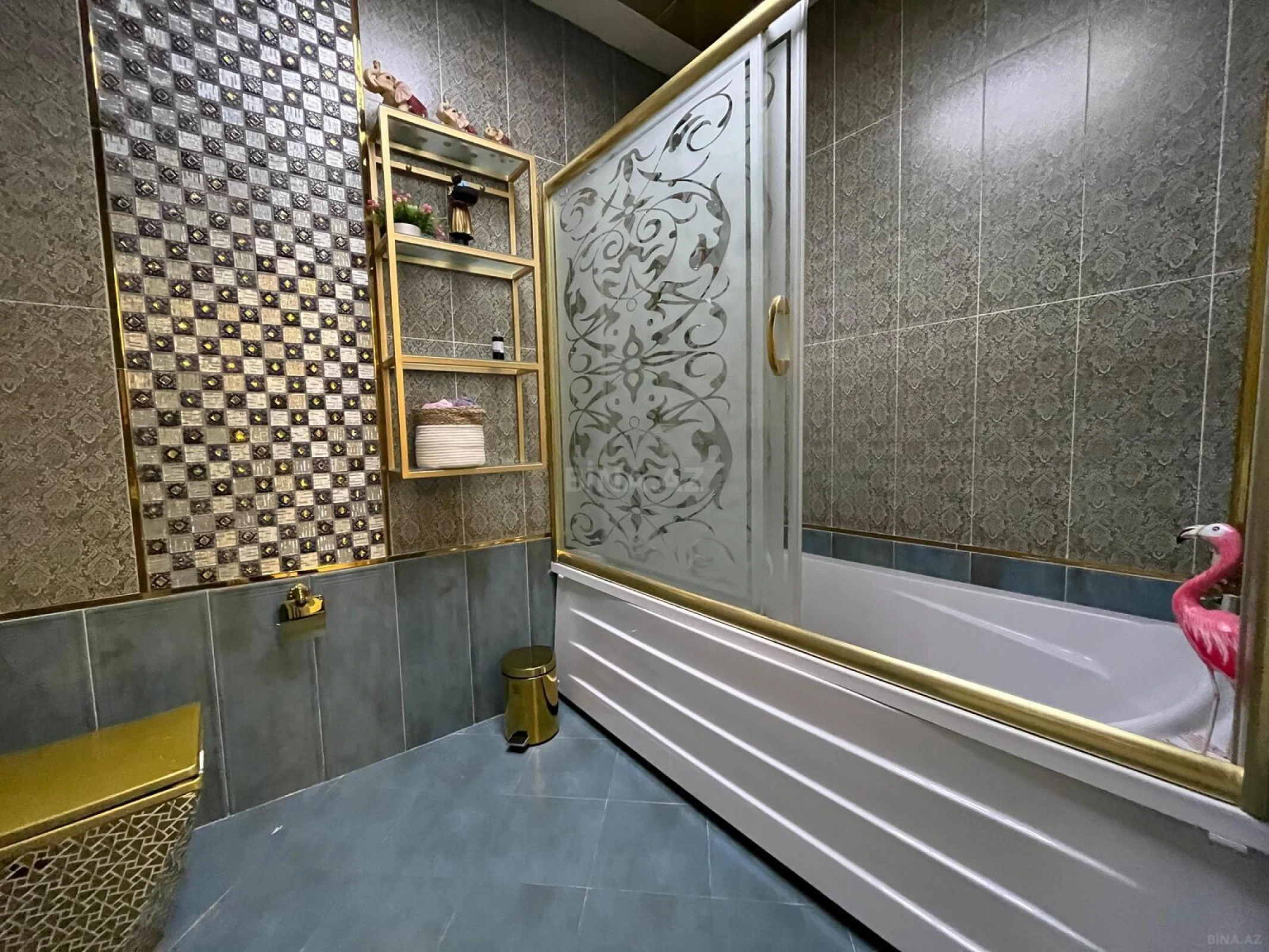 Kirayə verilir 2 otaqlı mənzil 105 m²