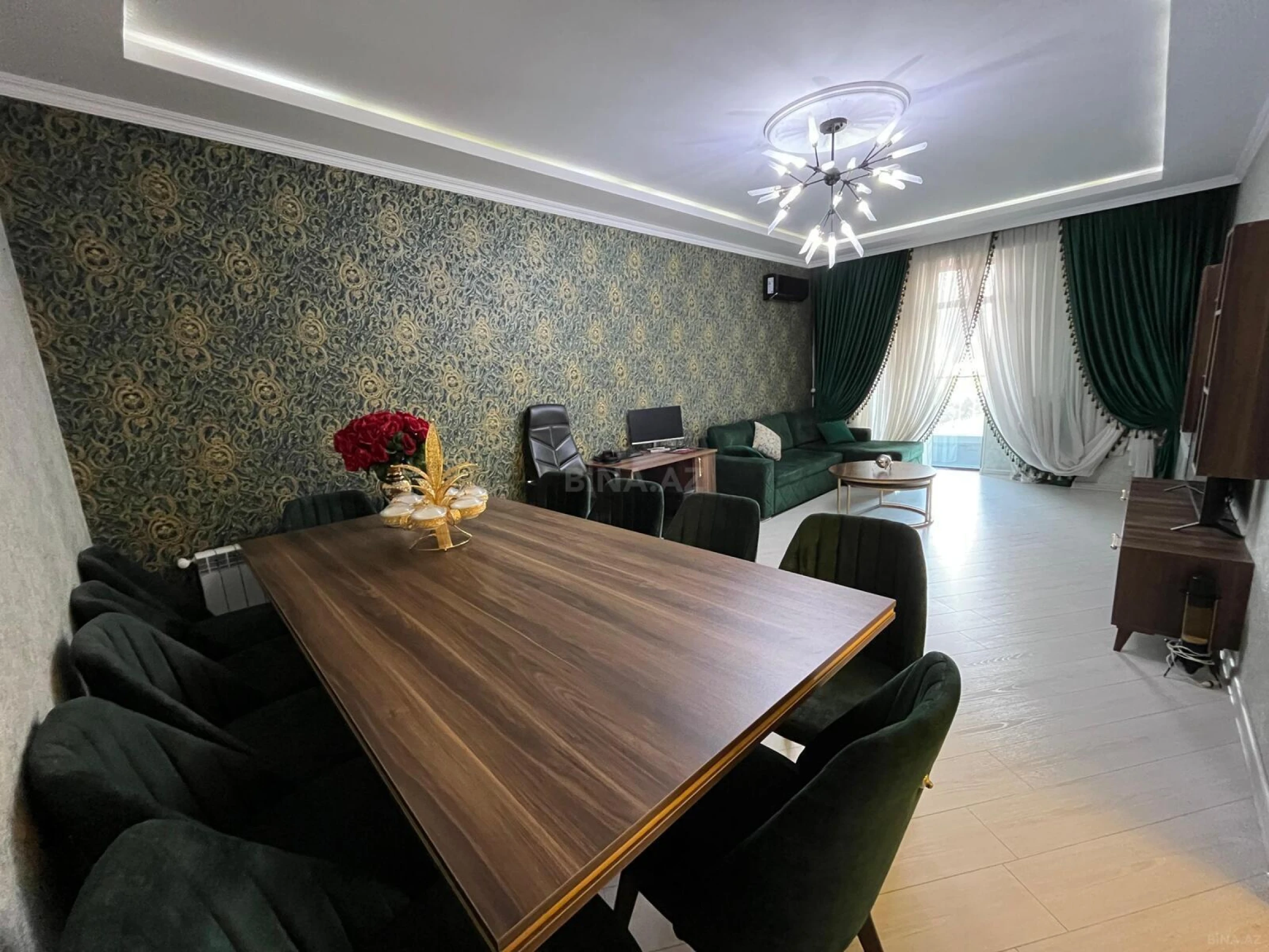 Kirayə verilir 2 otaqlı mənzil 105 m²