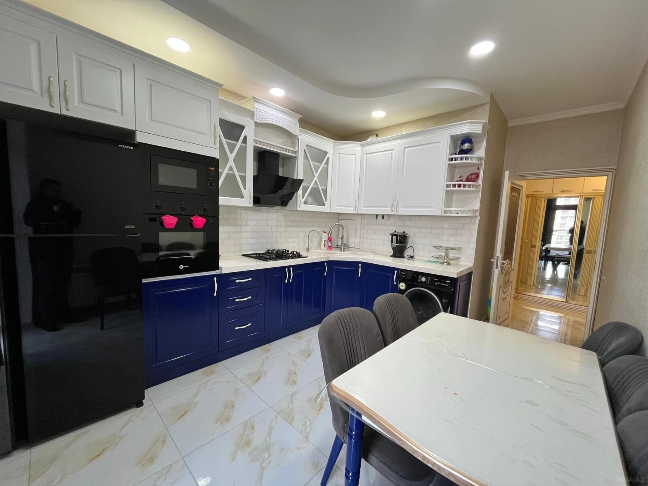 Kirayə verilir 2 otaqlı mənzil 105 m²