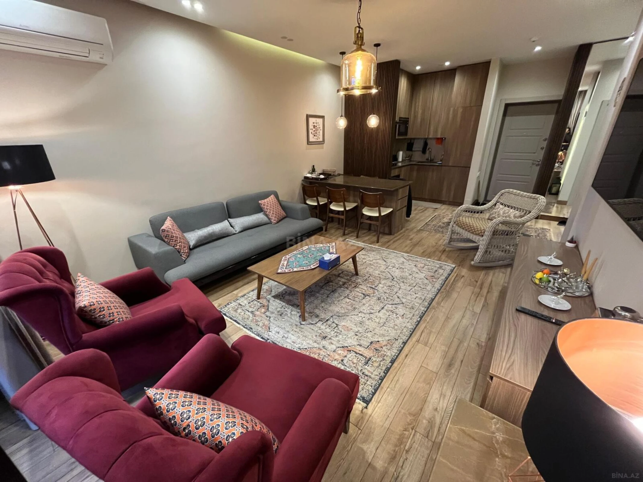 Kirayə verilir 2 otaqlı mənzil 70 m²