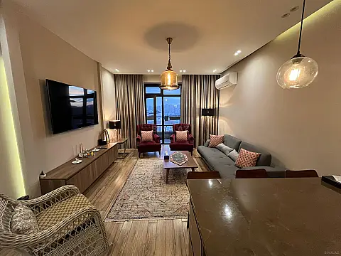 Kirayə verilir 2 otaqlı mənzil 70 m²