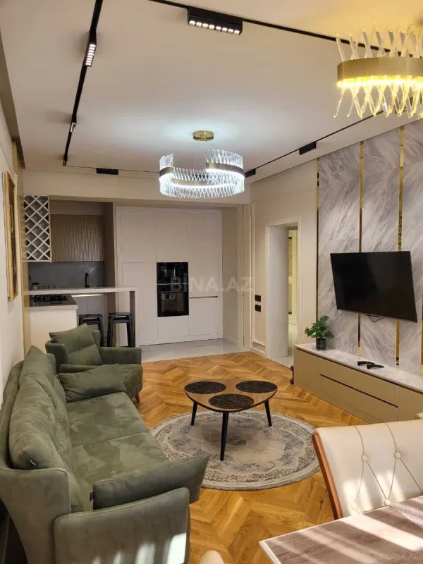 Kirayə verilir 2 otaqlı mənzil 77 m²
