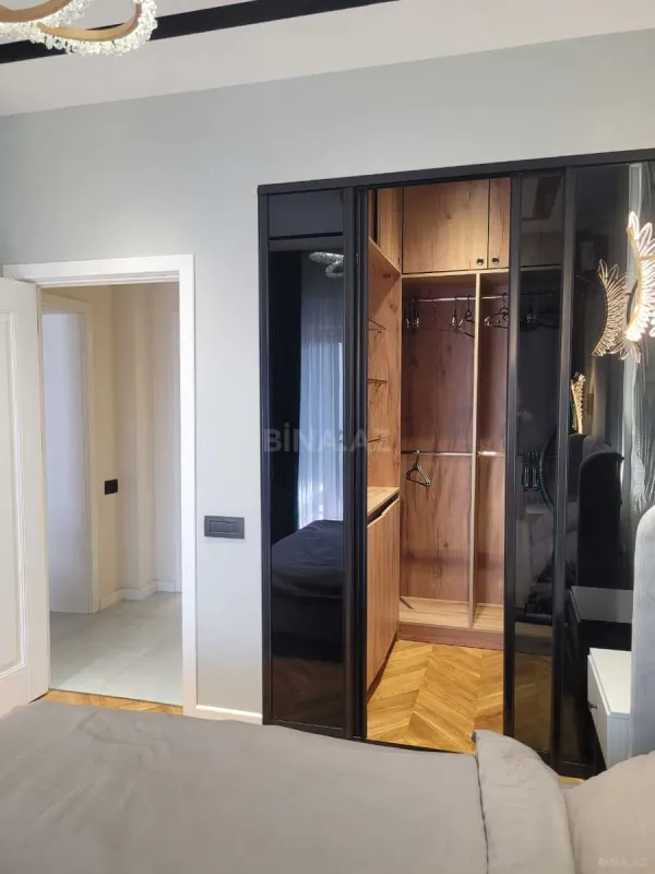 Kirayə verilir 2 otaqlı mənzil 77 m²